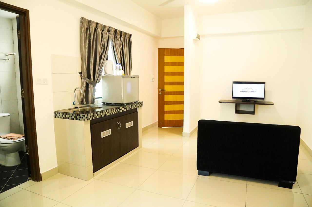 Marina Heights Resort Lumut Exterior foto