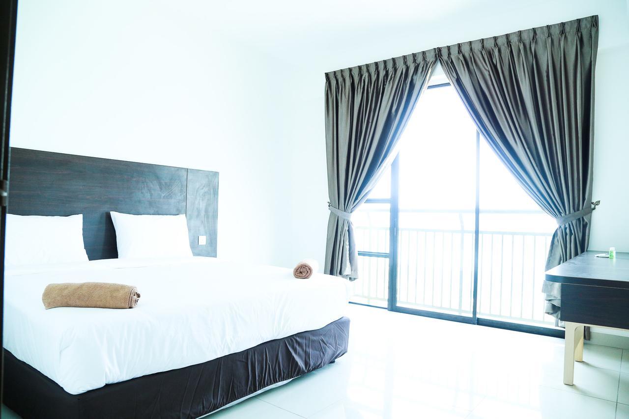 Marina Heights Resort Lumut Exterior foto