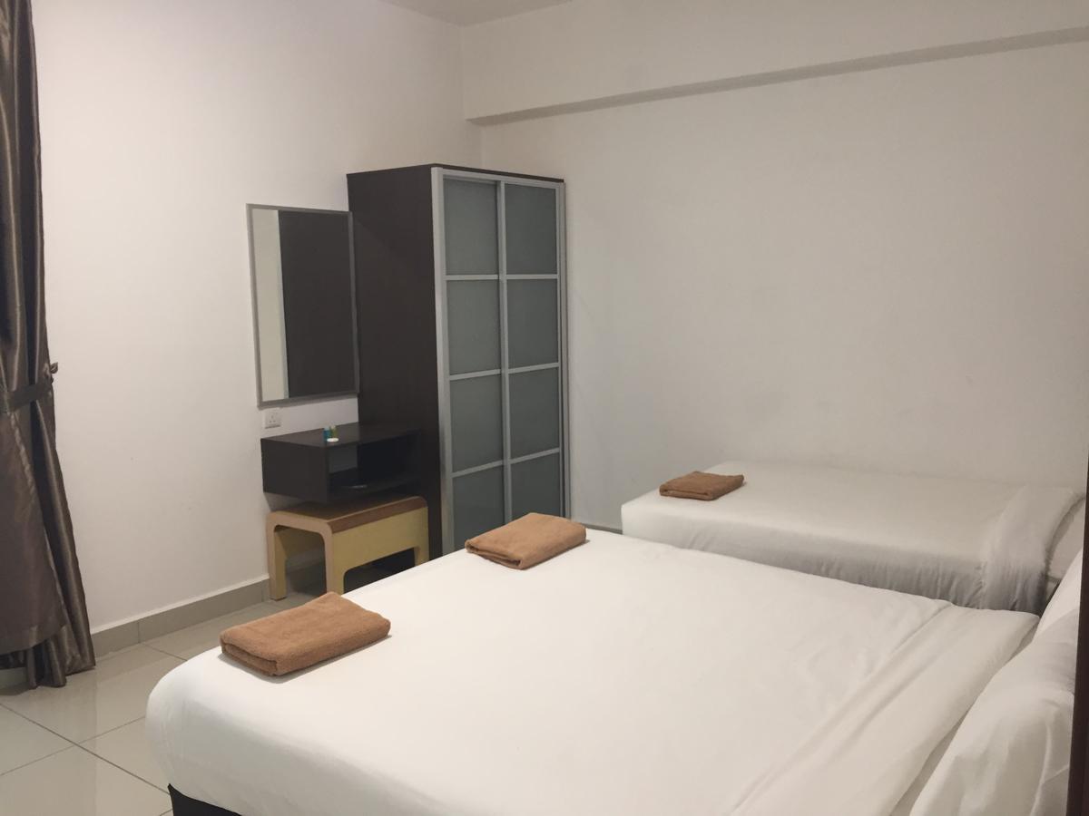 Marina Heights Resort Lumut Exterior foto
