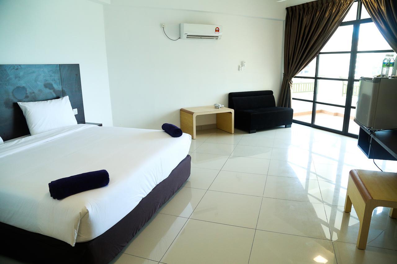 Marina Heights Resort Lumut Exterior foto